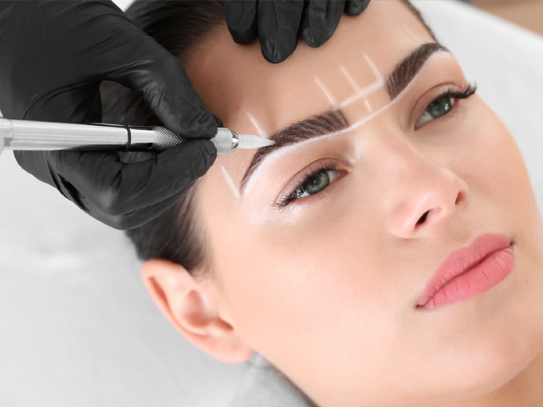 Indoloro y asequible: Beneficios del mejor microblading en Málaga